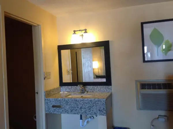 DIAMOND INN & SUITES Main image